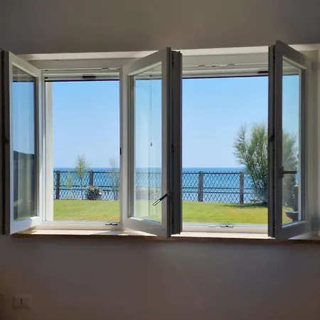 Epi Sperlonga