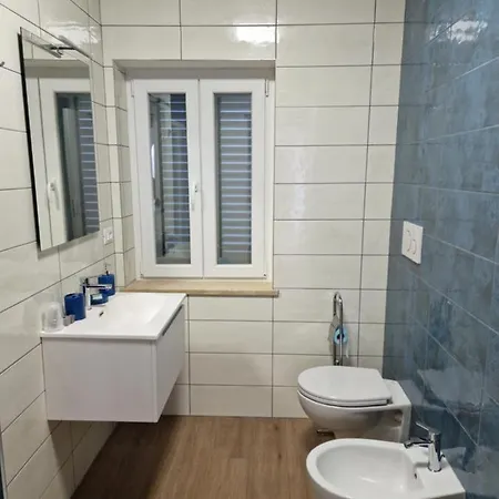 לינה וארוחת בוקר Epi 3*